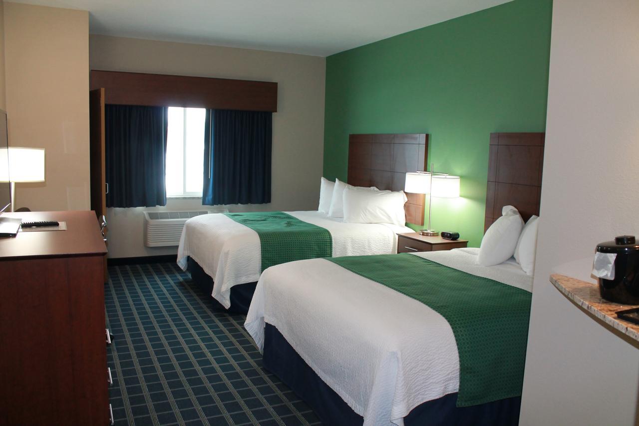 Brookstone & - Hotel 2*